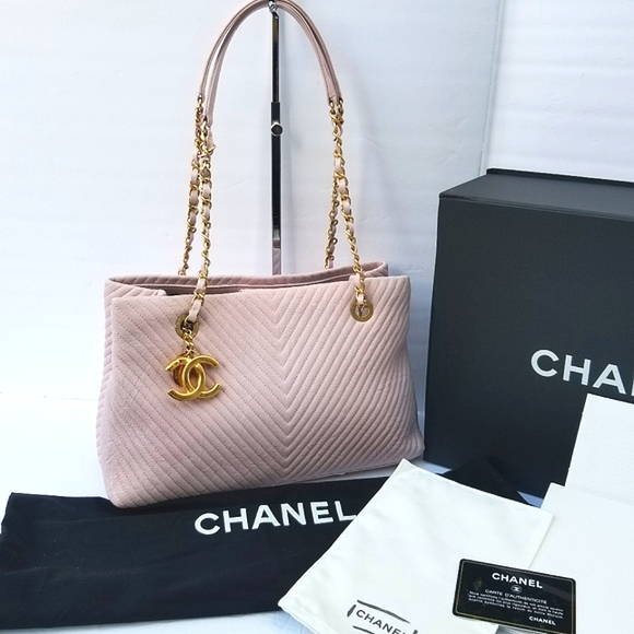 Extra pics for CHANEL Gorgeous blush Pink CC Logo V Stitch Chain Shoulder bag - Picture 7 of 16